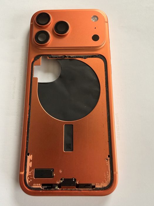 IPhone 17 pro max ramka