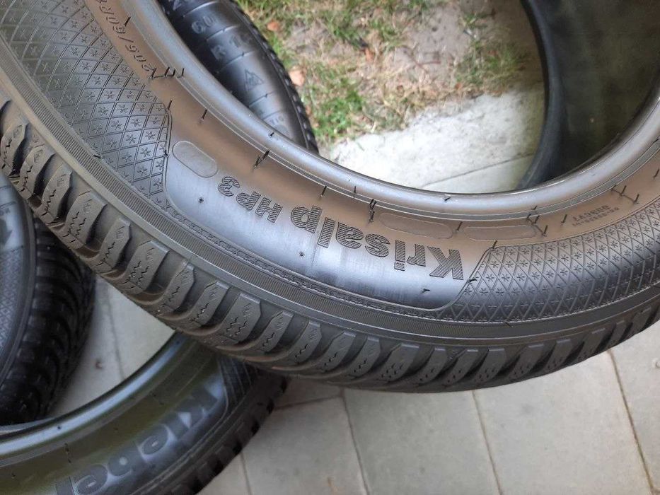 Шини 205/60 R16 Практично нові