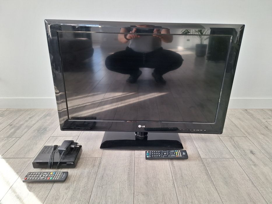 Telewizor LG 32 cale LCD z dekoderem