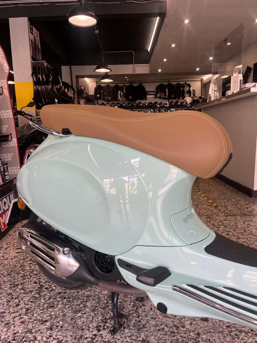 Vespa Primavera 125 cc de 2023 Em estado Irrepreensível 1167 Kms