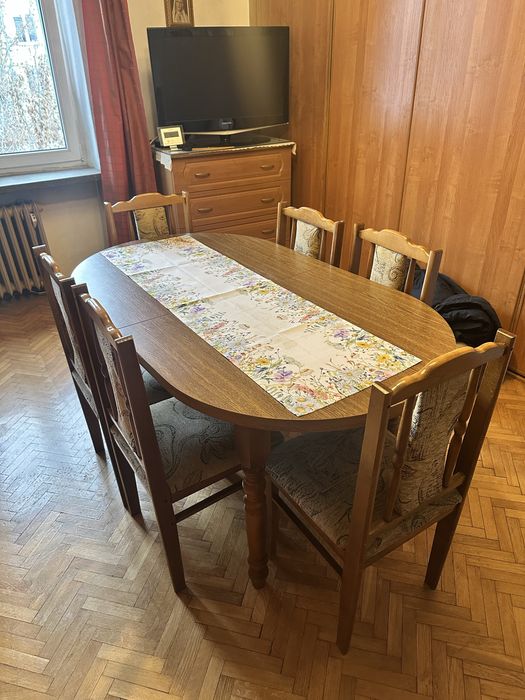 Stół z 6 krzesłami
