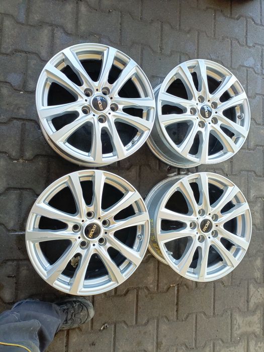 Felgi aluminiowe 5x112 et52 7jx16 VW skoda audi
