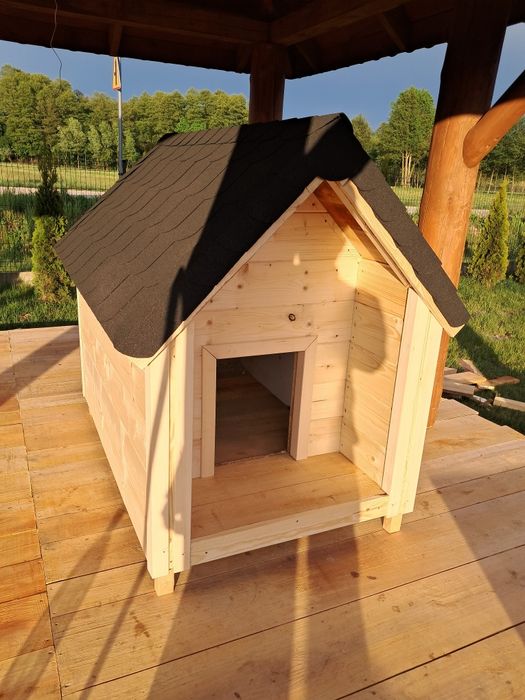 Buda dla dużego psa z przedsionkiem, ocieplana