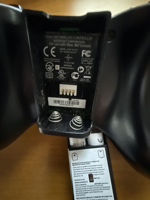 Xbox 360 gamepad bezprzewodowy Microsoft - dostepne 2 sztuki