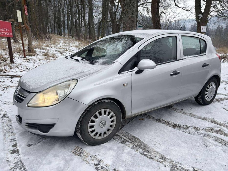 Opel corsa d lift 2010. 5drzwi 1.2 benz.