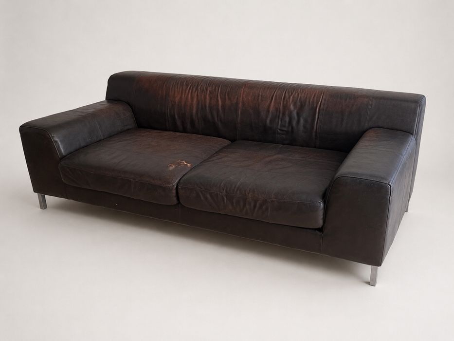 Sofá IKEA em pele castanha – 3 lugares