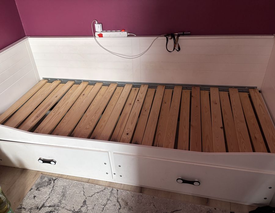 Lóżko rozkładane białe