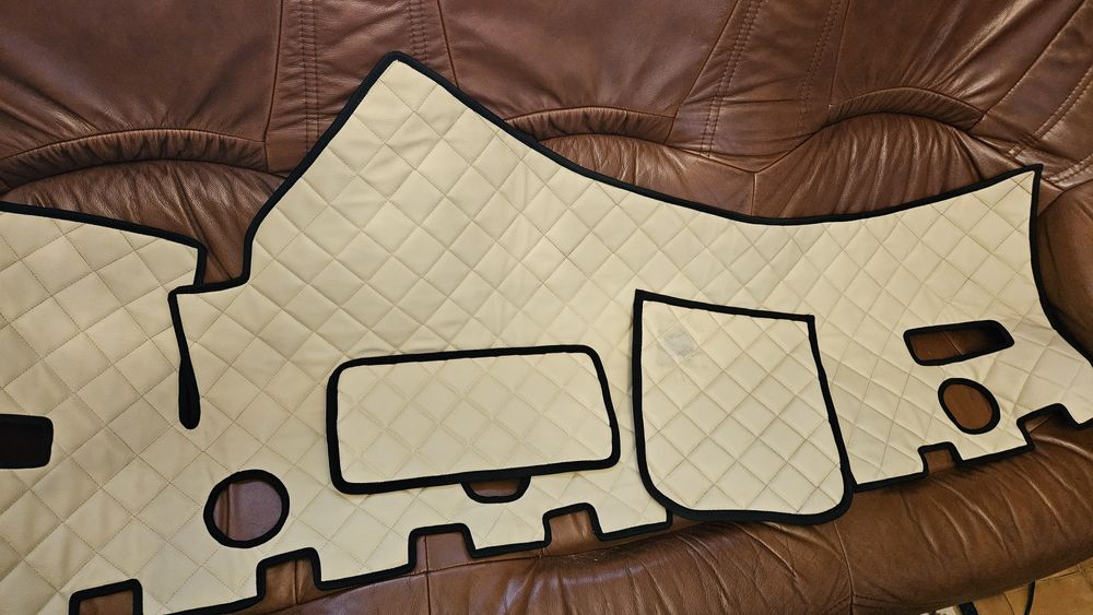 Conjunto de tapetes capa de tablier e mesa SCANIA R STREAMLINE