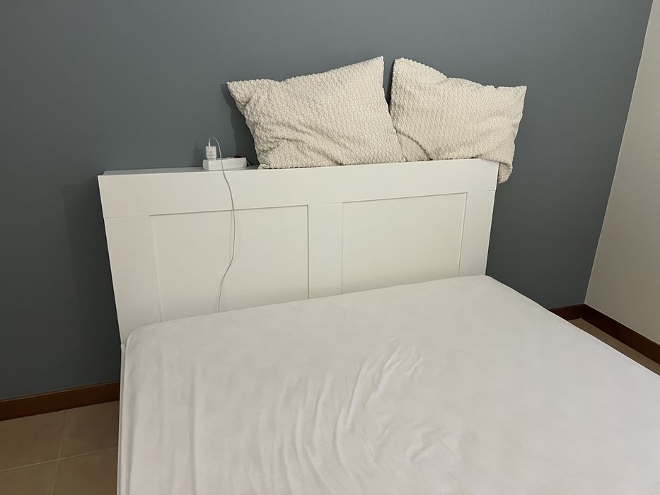Cabeceira cama com arrumação