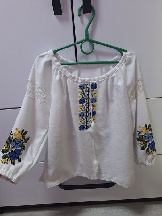 Блуза на дівчинку