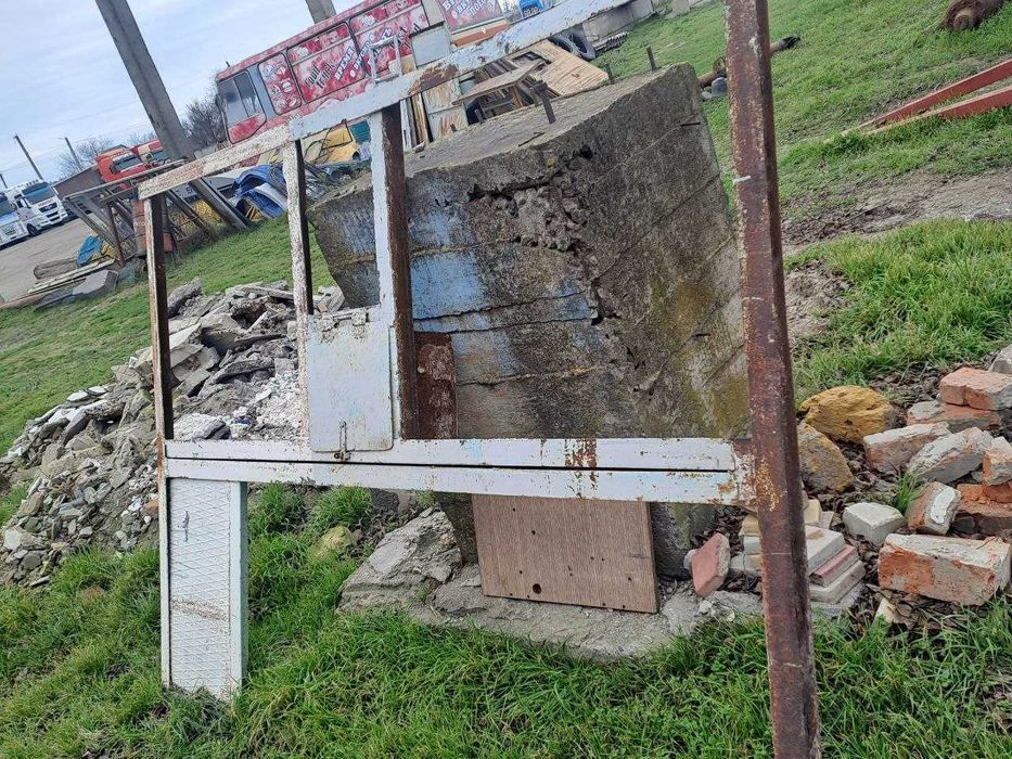 Двери металлические с рамой 1500грн.