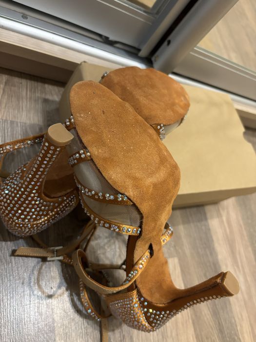 Туфлі танцювальні , бальні