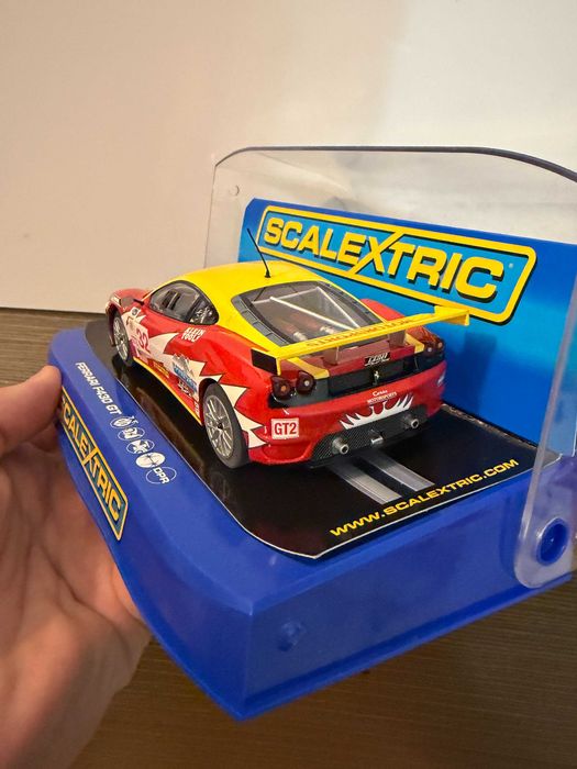 Scalextric "#32 Ferrari F430 GT" - Novo
