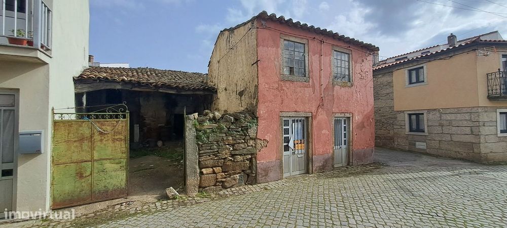 Moradia para restaurar em Sendim