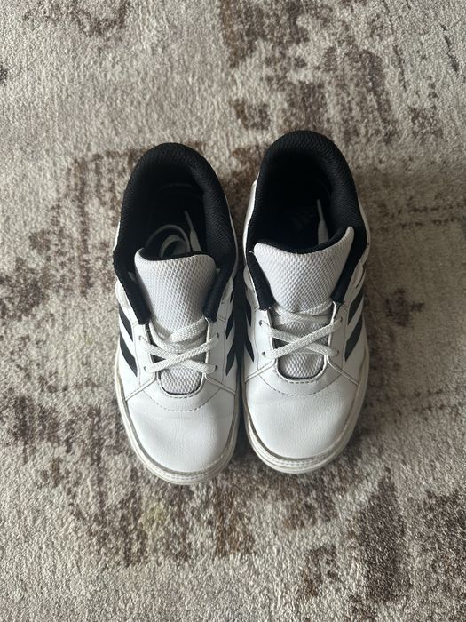 Кросівки -adidas