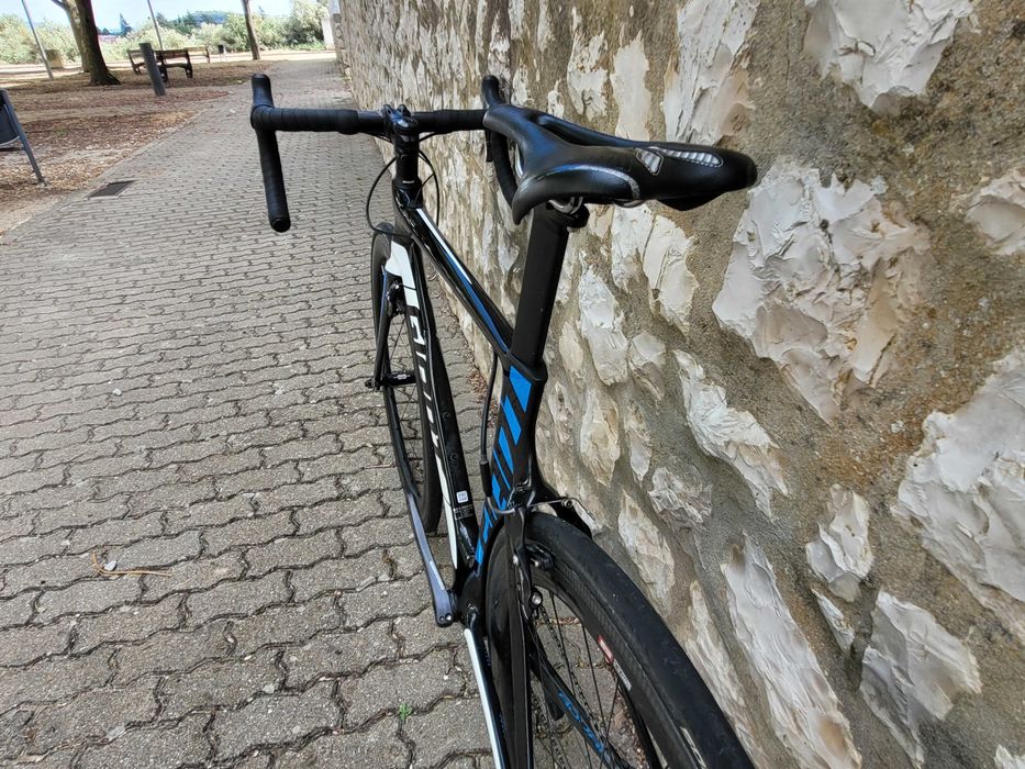 Giant Propel. Bicicleta aero em carbono com Shimano Ultegra Di-2 de 11 velocidades. Linda, rápida, rígida e num estado irrepreensível de conservação.