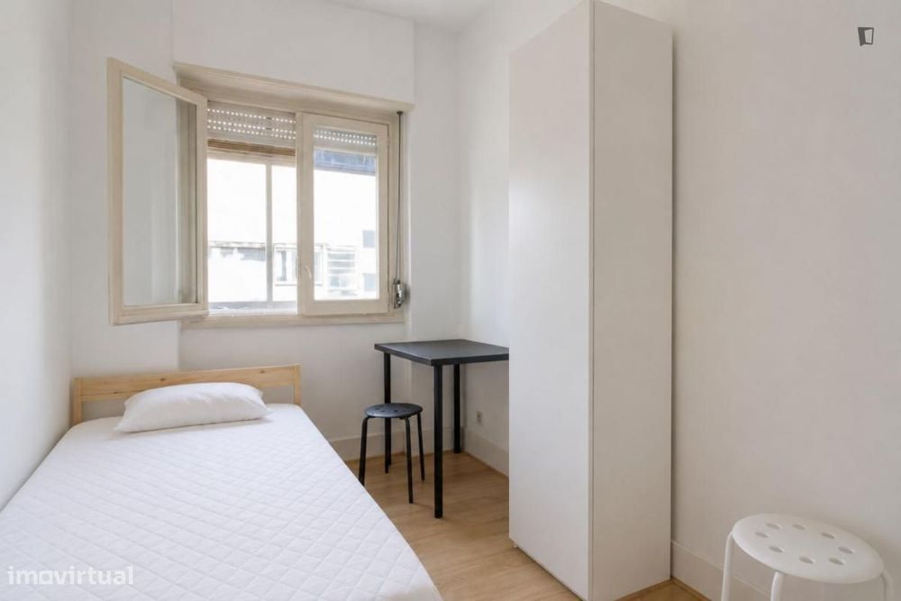 Quarto - localizado em Estrela Lisbon