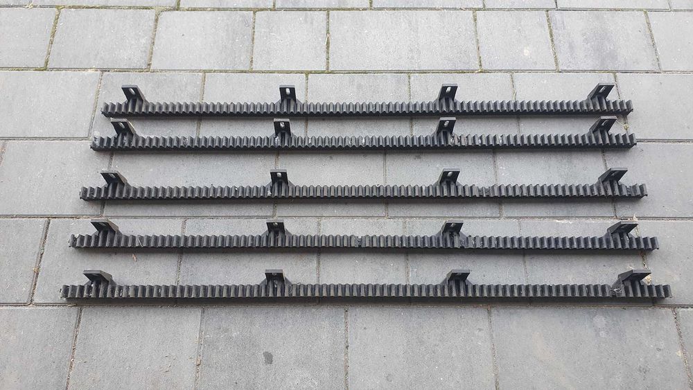 Listwa zębata do bram 1mb - 5sztuk - używane