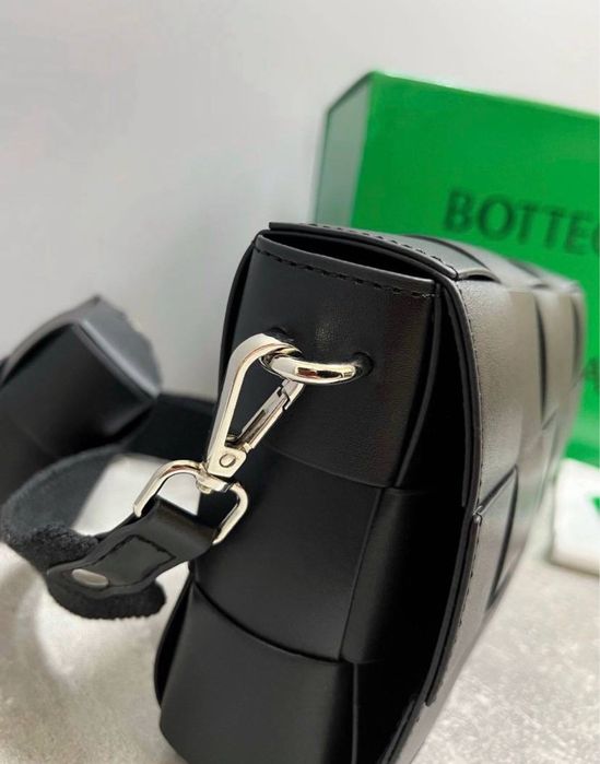 Bottega Veneta Cassette сумка чорна шкіряна чоловіча мужская