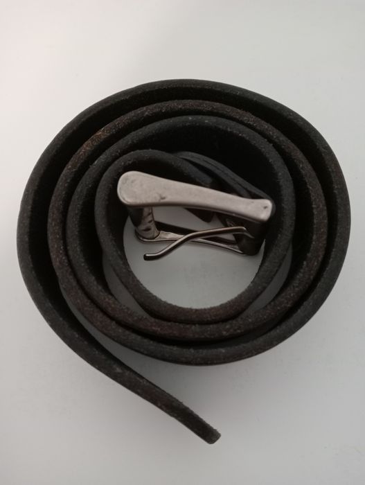 Gruby,masywny pasek do spodni.