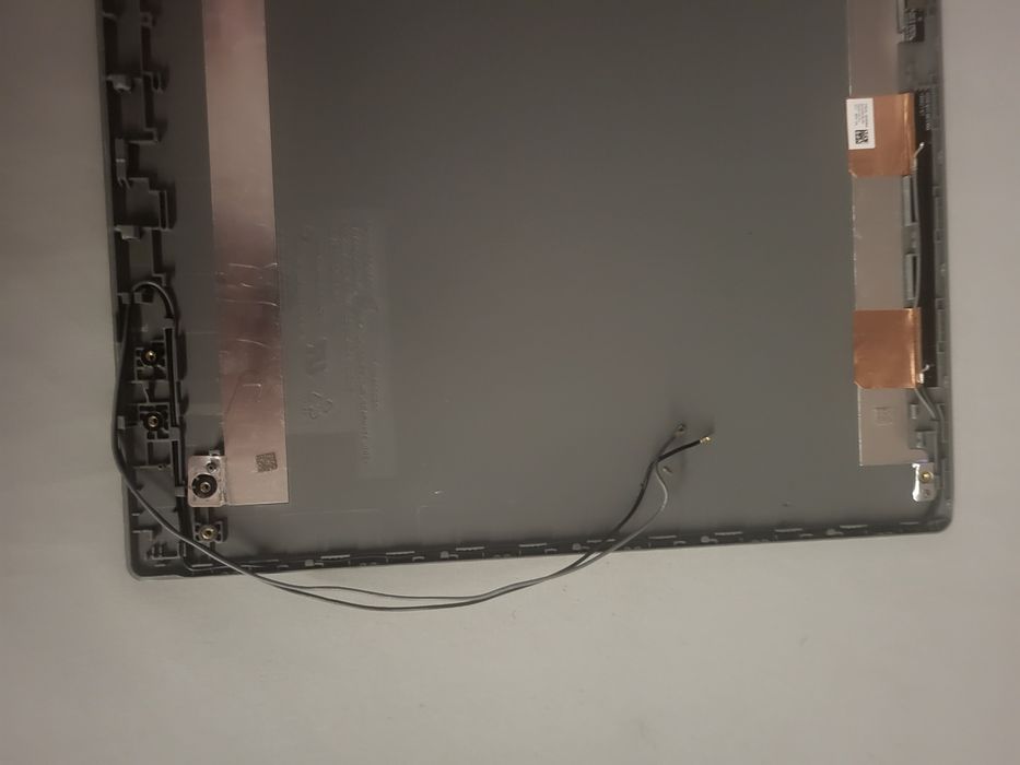 Sprzedam klapę tylnią matrycy + pasmo do laptopa LENOVO IDEAPAD.