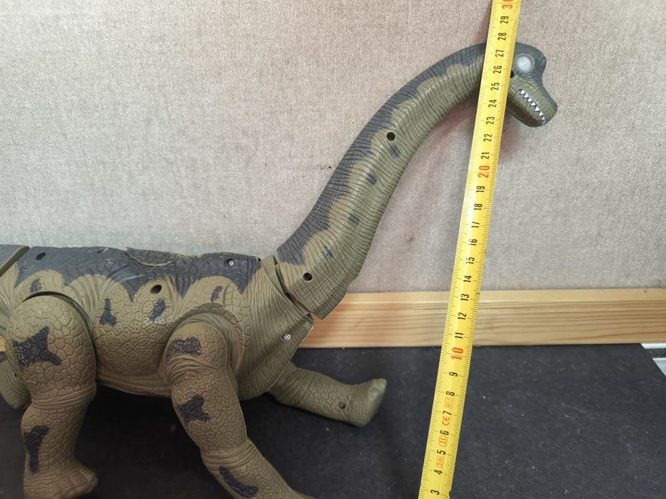 Dinossauro Pescoço Longo (Braquiossauro)