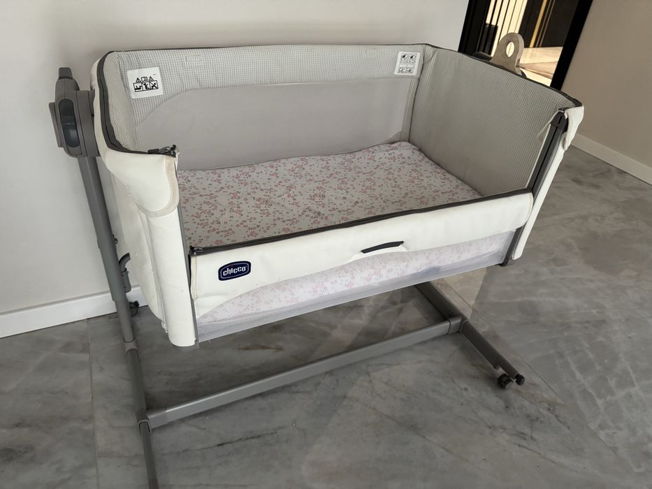 Chicco Next2Me Magic super stan