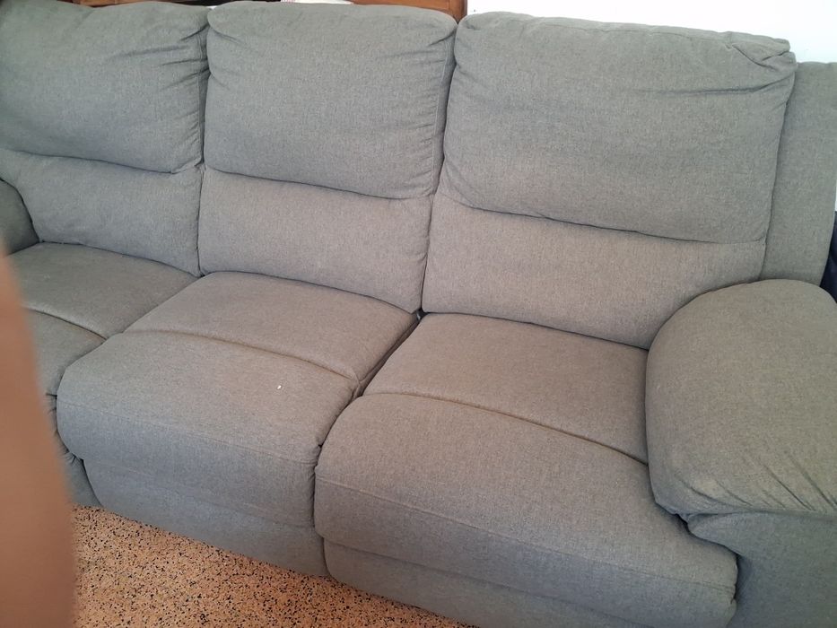 Sofá grande cinzento extensível