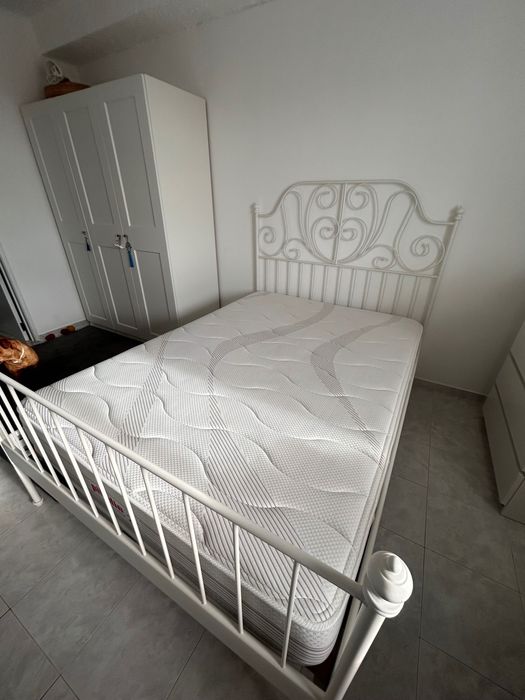 Cama com estrado e colchão 140x190