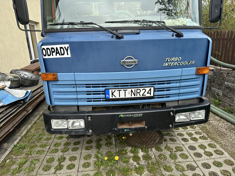 Nissan EcoT100 4x4, samochód asenizacyjny