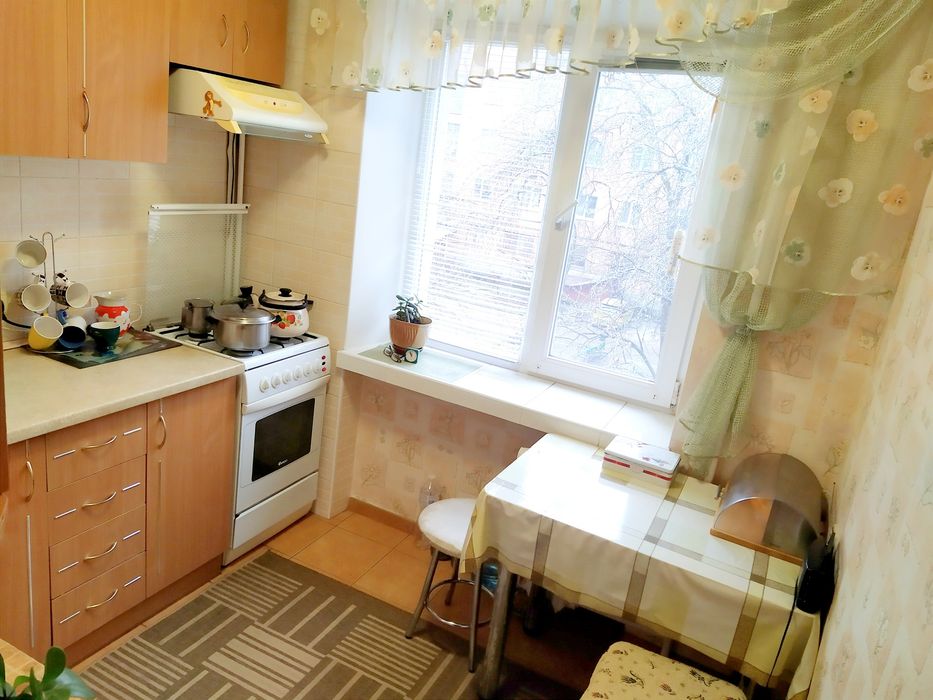 Оренда окремої кімнати для дівчини без господарів