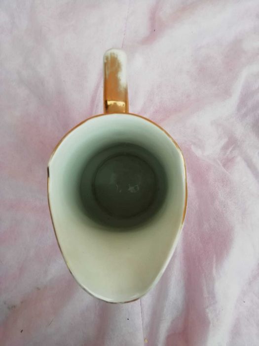 Lindíssimo jarro Vista Alegre. Em excelente estado.