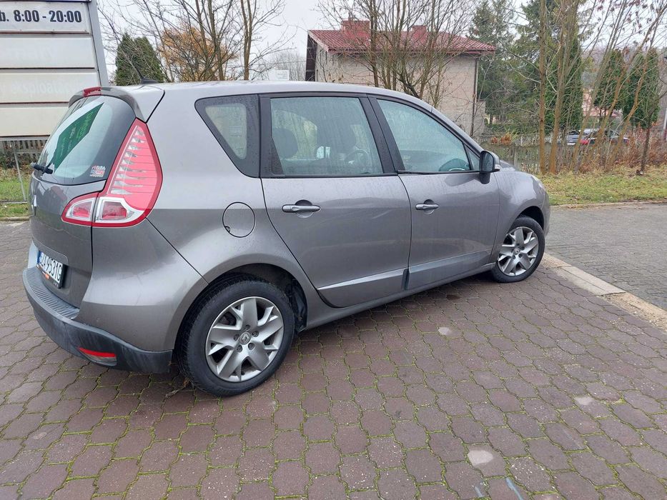 Renault  Scenic  2011