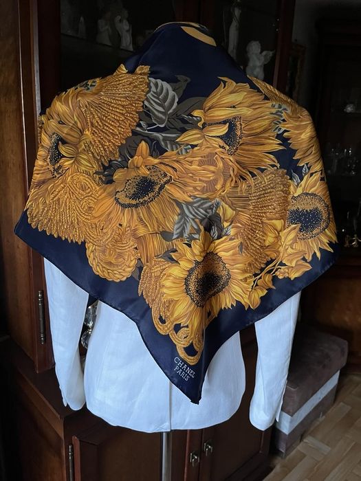 Chusta Chanel w słoneczniki