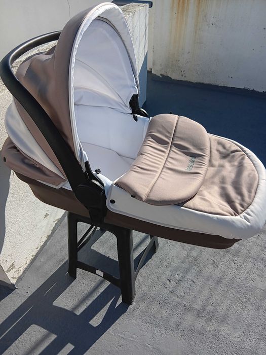 Alcofa de bebé em bom estado