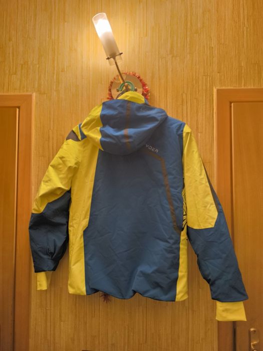 гірськолижна куртка Spyder для хлопчиків 11-13 років.