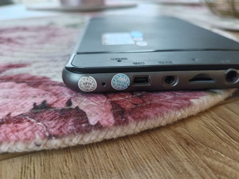 Nawigacja samochodowa z uchwytem IGO