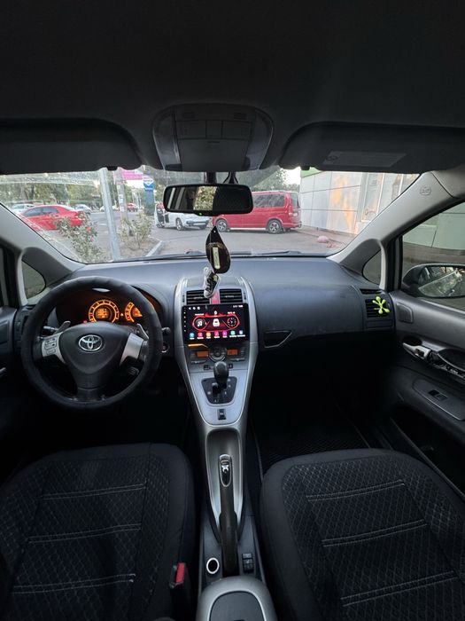 Продам Toyota Auris 2008