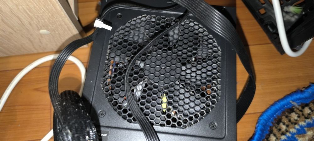 Корпус для пк та БП seasonic 80 bronze 520 ват