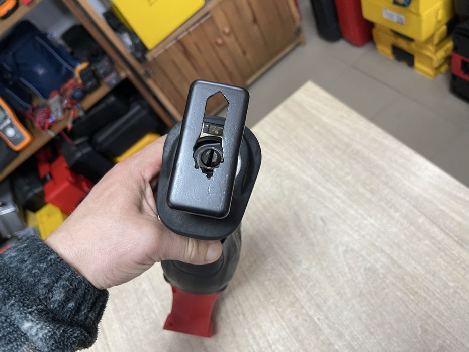 Milwaukee M18 2721-20 ONEFSZ / безщіткова шабельна пила Мілвокі