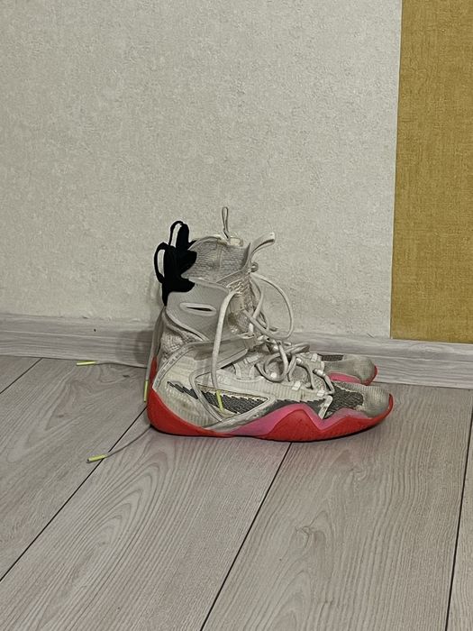 Nike hyperko 2 size 8.5