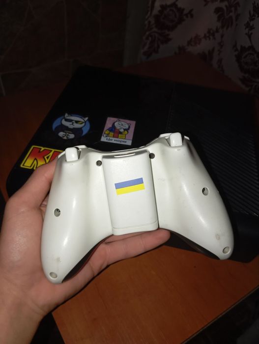 Продам xbox 360e