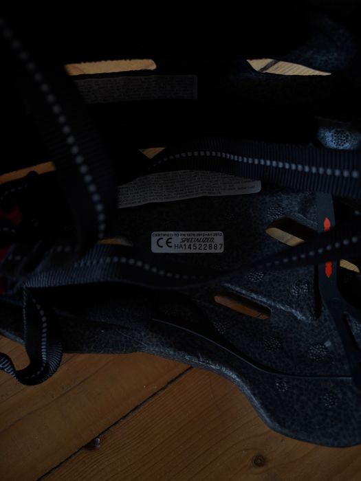 Велосипедний шолом specialized  tactic 3 large 59-63