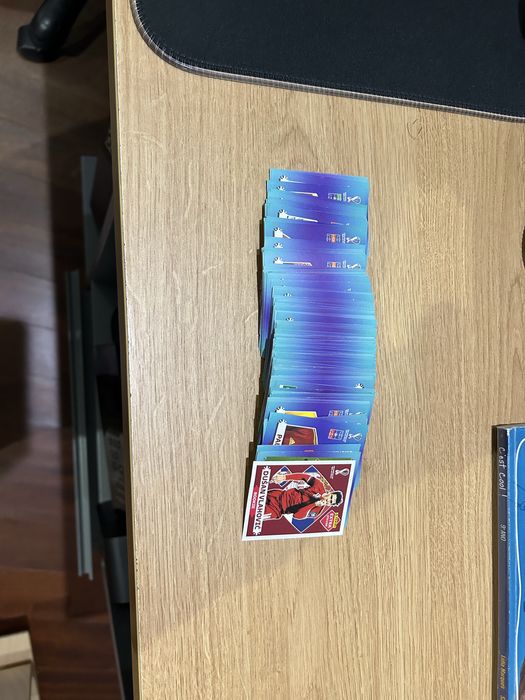 Cartas de futebol da coleção Quatar 2022 com uma Legend