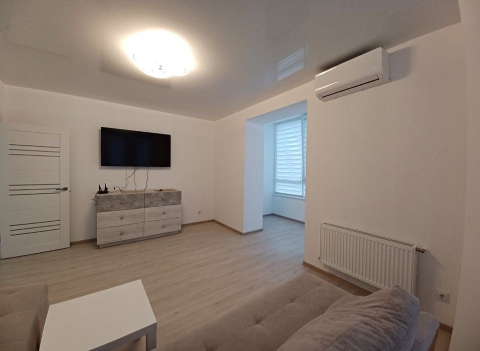 Здається простора 2х км квартира!!!