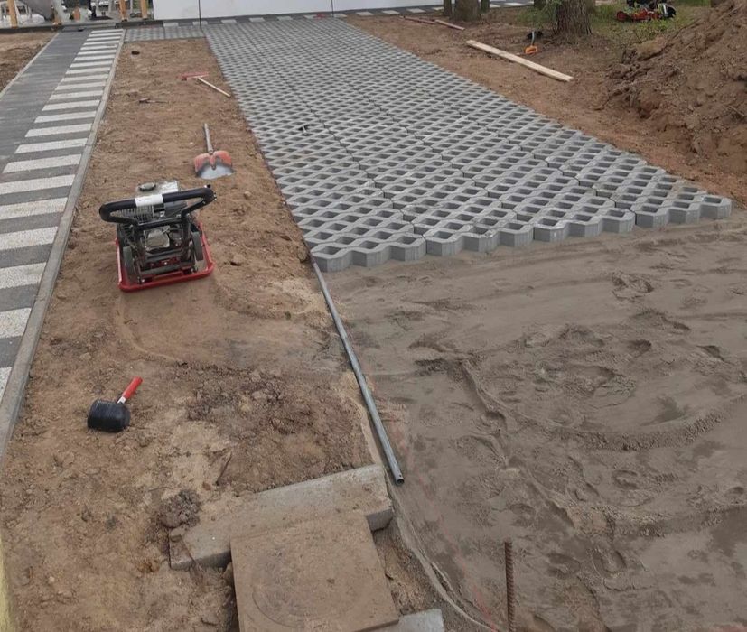 Usługi Koparką obrotową,  koparko-ładowarką, minikoparką, transport