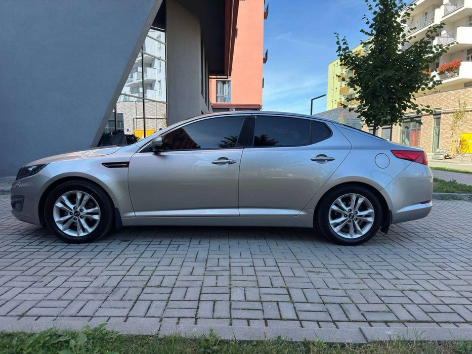 Автомобіль KIA Optima