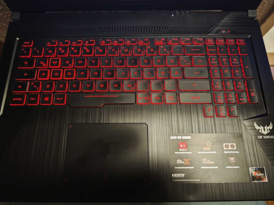 Asus Tuf Gaming  Ryzen 5 32Gb ram 512GB SSD  Radeon RX 560X 17,3"
