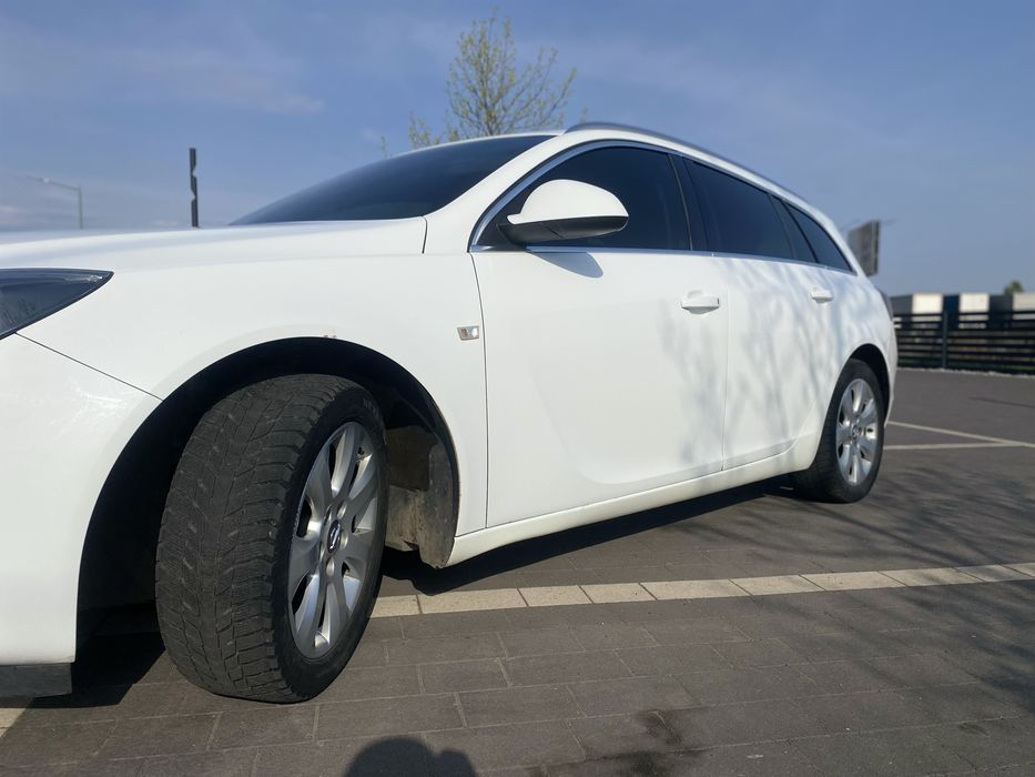 Продається комфортний та надійний автомобіль опель інсігнія 2017р