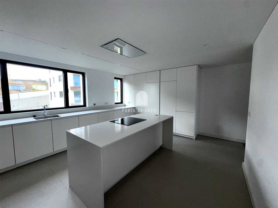 T3 de Luxo com Vistas de Rio e Mar | Arrendamento Vila Nova de Gaia